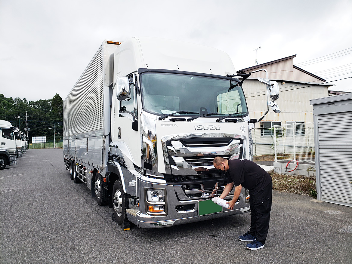 写真：新車 大型車納車