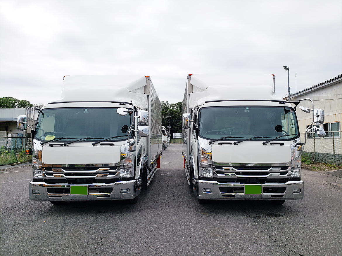 写真：新車　中型車納車