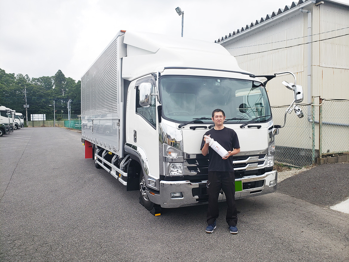 写真：新車　中型車納車